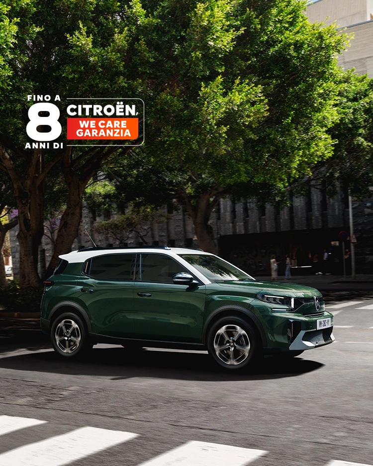 C3 Aircross parked in the city
